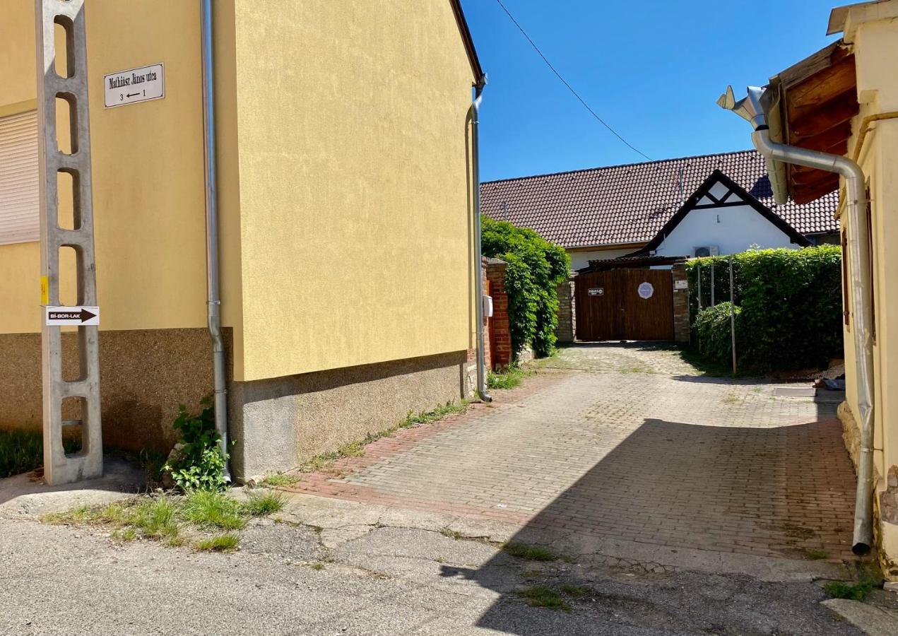 Bíborlak Villány Exterior foto