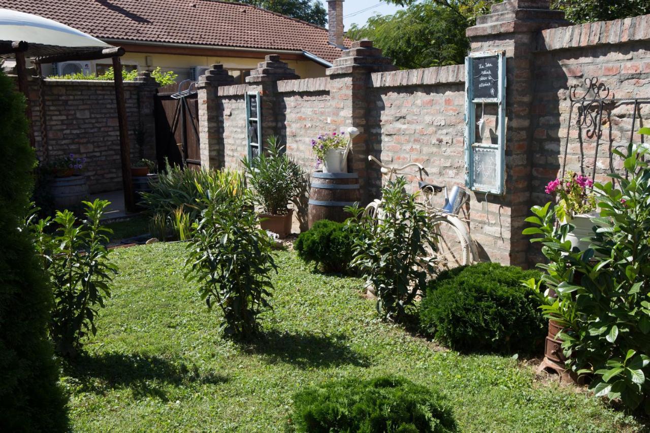 Bíborlak Villány Exterior foto